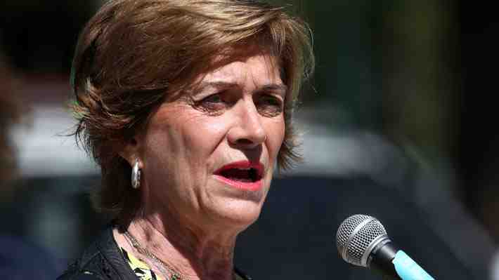 Matthei lanza plan de cárceles y rebate a ministro de Justicia sobre control de penales: "Se siguen cometiendo delitos"