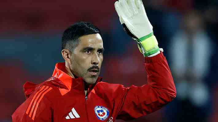 "Les tengo una primicia...": Claudio Bravo sorprende con jocosa respuesta por posible fichaje en Colo Colo