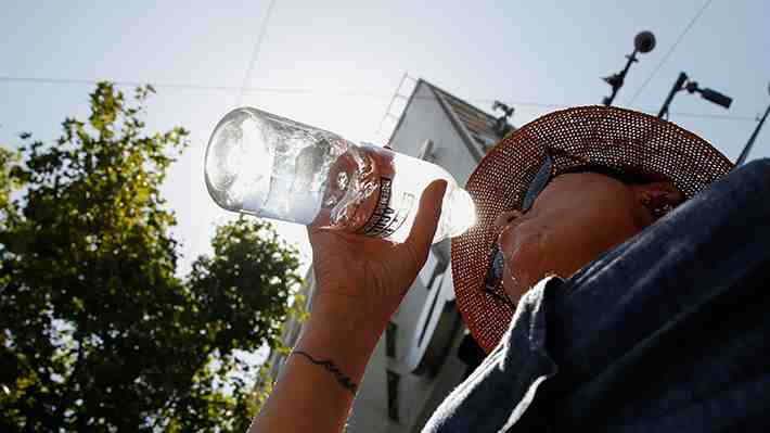 Con posible ola de calor en la RM y hasta 37°C: Así será el intenso inicio del verano en el país
