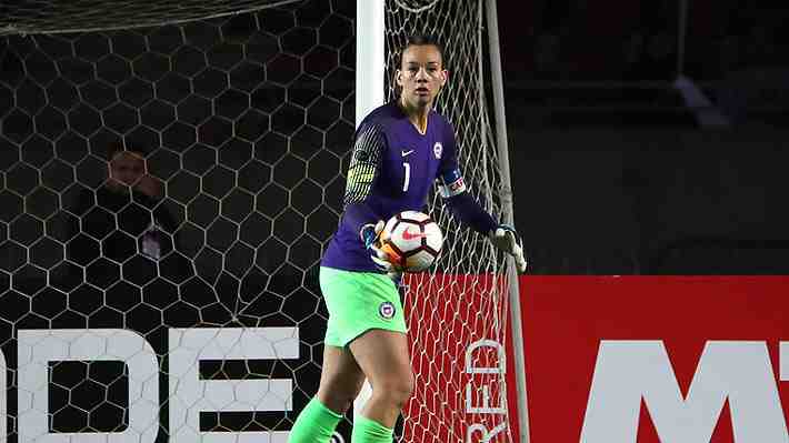 Christiane Endler confiesa su exigencia para volver a la "Roja" y detalla cómo ha sido su vida sin la selección