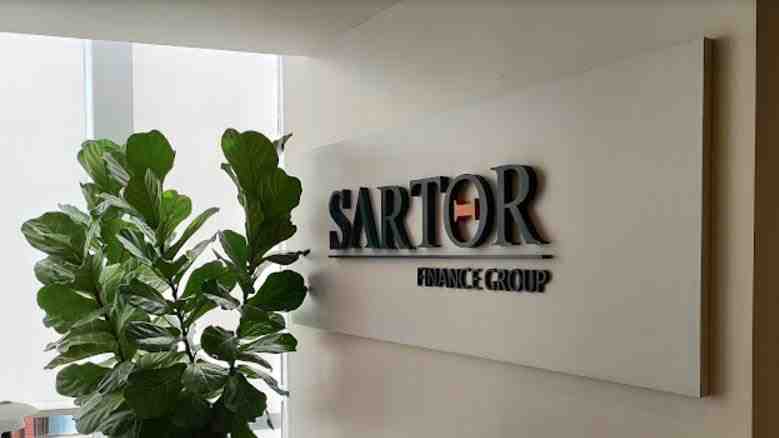 Sartor lleva a la CMF a tribunales: La acusa de haber actuado "contrario a derecho" por orden de cierre