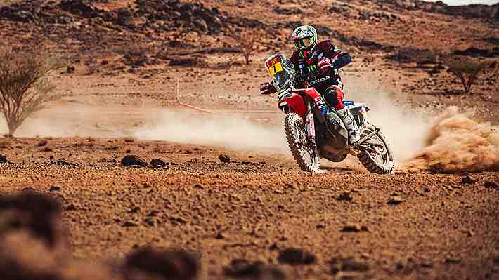Quintanilla le recorta 10 minutos al líder de las motos en el Dakar 2025
