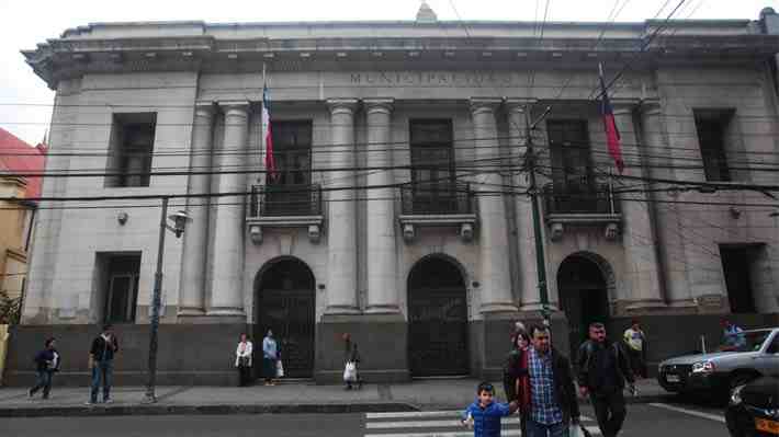 Término de contratas en Valparaíso: Seis exfuncionarios recurren a Corte de Apelaciones acusando despidos arbitrarios