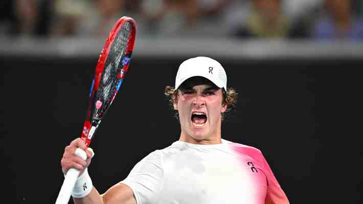 Lo comparan con Sinner y fue "apadrinado" por Federer: La joya brasileña que es la sensación del tenis y brilla en el Abierto de Australia