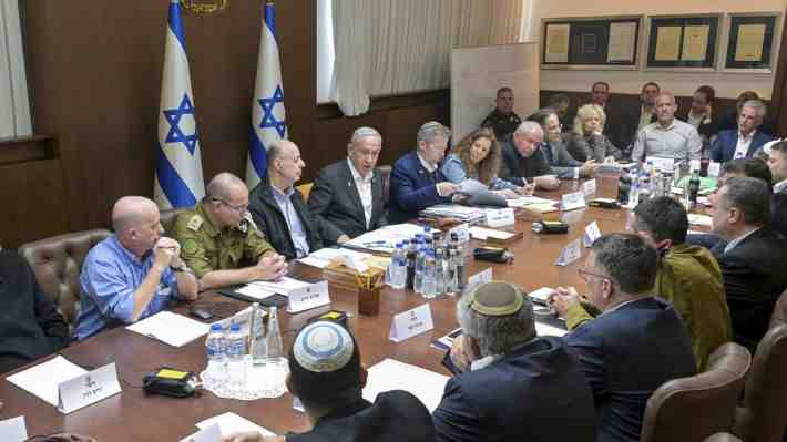 A horas del cese al fuego: Israel amenaza con no excarcelar presos palestinos si Hamás no dice a qué rehenes liberará