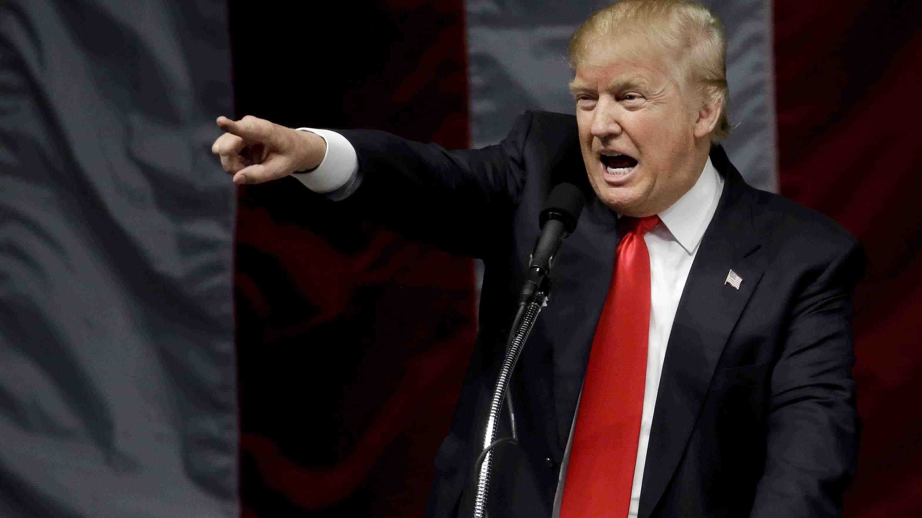 Etiqueta "terrorista" que Trump puso a carteles pone nervioso a México por posible efecto en bancos