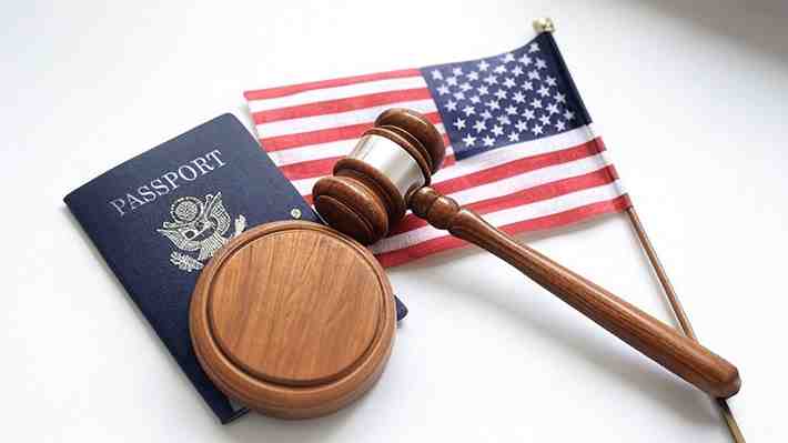 Ciudadanía por nacimiento en EE.UU.: Cómo es el derecho que Trump busca revocar y que ya encontró obstáculos en la justicia