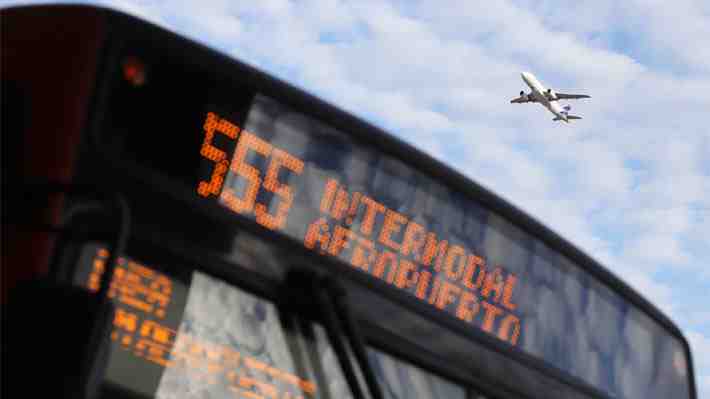 Servicio de buses Red al aeropuerto registra 3,2 millones de transacciones desde 2023