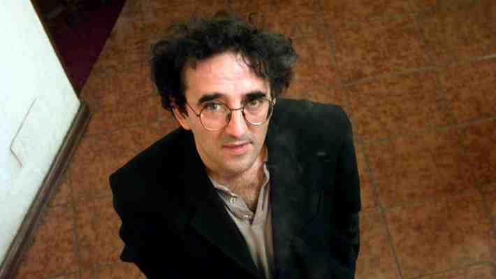 Biblioteca en España llevará el nombre del escritor chileno Roberto Bolaño en homenaje a su legado y su vida allá