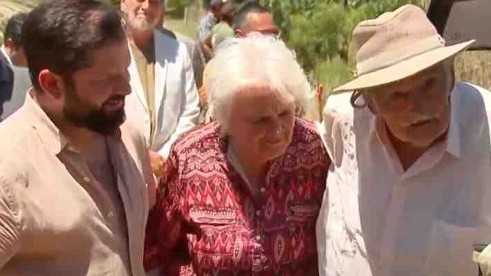 "Somos humanistas": José Mujica reaparece en público con el Presidente Boric en visita en Uruguay