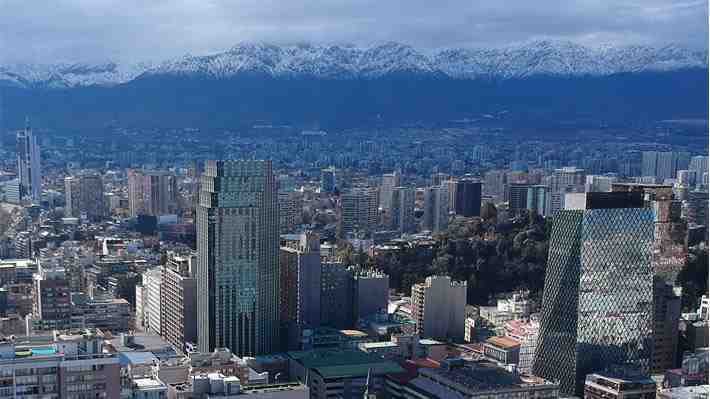 FMI sobre Chile: Alto desempleo, "imprescindible" aumentar el crecimiento y "elevados" riesgos externos
