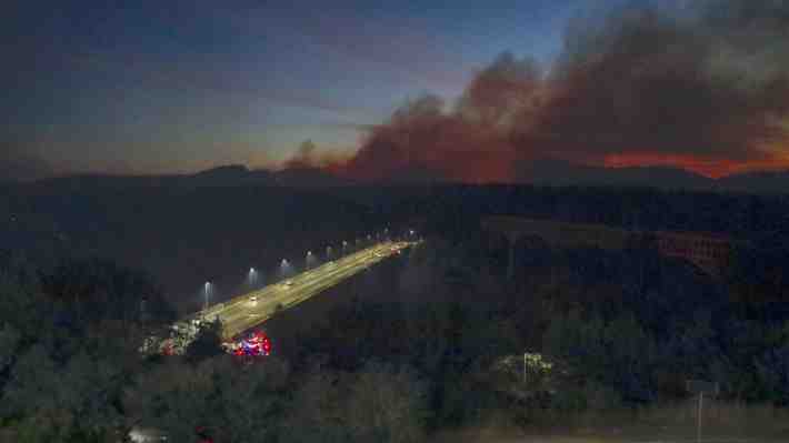 Nuevo balance por incendios forestales: 16 siniestros están activos y la región más afectada es La Araucanía