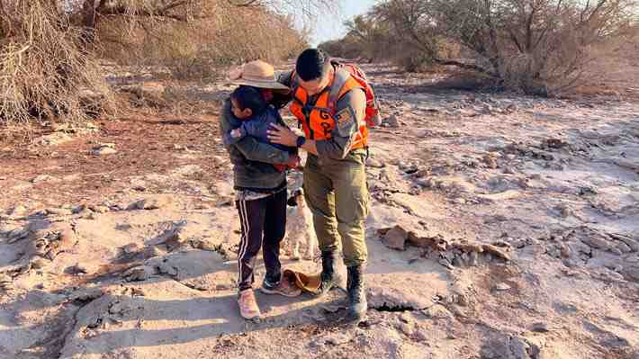 Carabineros encuentra a niño boliviano de 2 años que estaba desaparecido hace dos días en Pozo Almonte