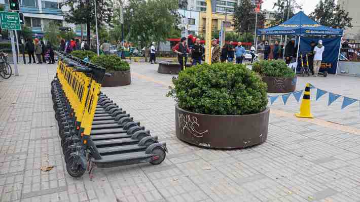 Desorden de scooters eléctricos en veredas complica el tránsito peatonal y de personas con movilidad reducida
