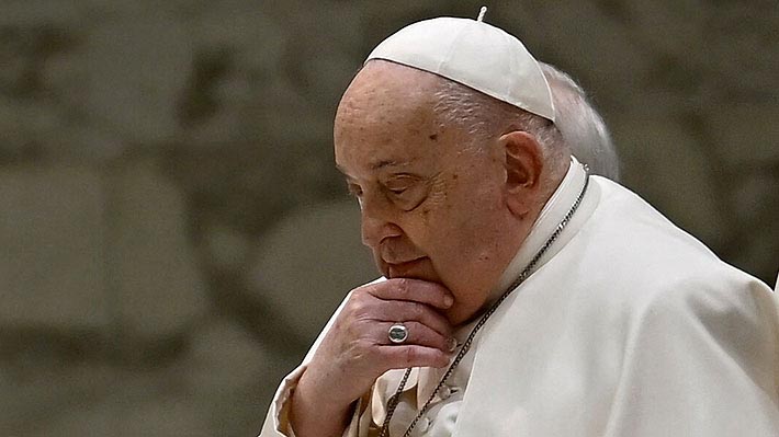 Vaticano actualiza estado de salud del Papa Francisco: "Pasó buena noche, ha dormido bien y está descansando"