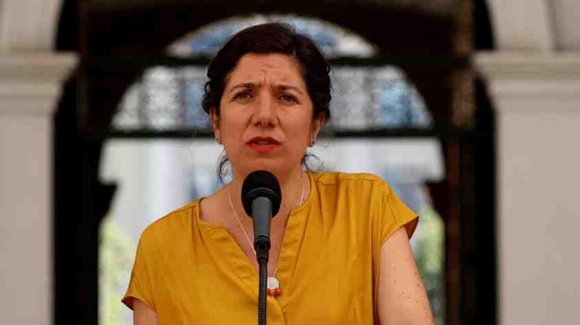 Vocera critica a quienes "se llenan la boca pidiendo recortes" y defiende gestión fiscal del Gobierno