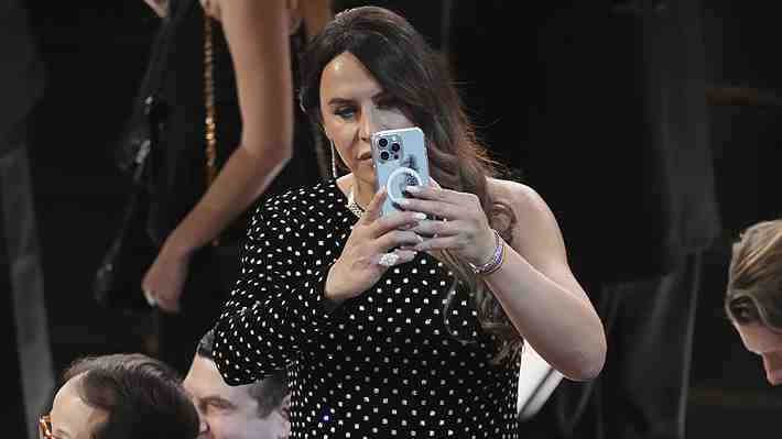 El paso de Karla Sofía Gascón por los Oscar tras polémica por tuits: No caminó por la alfombra roja y tampoco quiso hablar