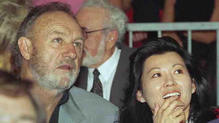 Hija de Gene Hackman dice que su padre tenía buena salud y amigos cuentan que la pareja vivía tranquilamente antes de morir