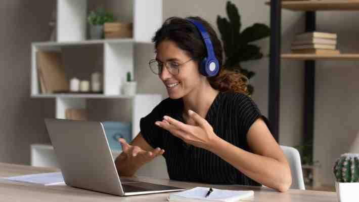 Empresas extranjeras ponen sus ojos en el talento chileno: ¿Por qué los profesionales nacionales son tan atractivos?