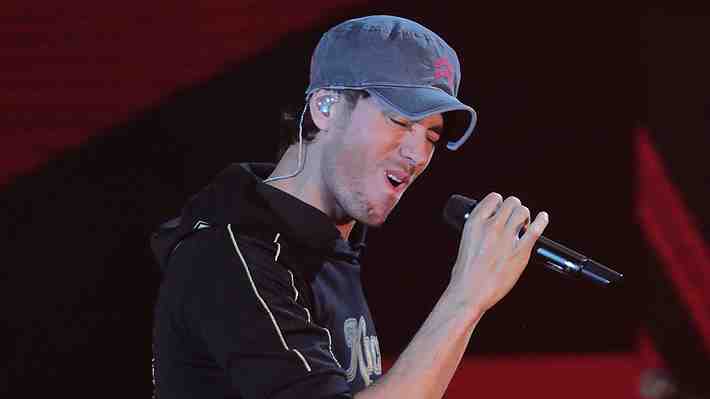 Ahora usan a Enrique Iglesias: Mujer es estafada por hombre que se hizo pasar por el cantante y casi deja a su marido por él