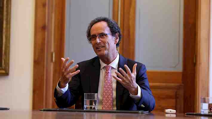 Hoy asume el nuevo rector de la U. Católica: El perfil y desafíos de Juan Carlos de la Llera