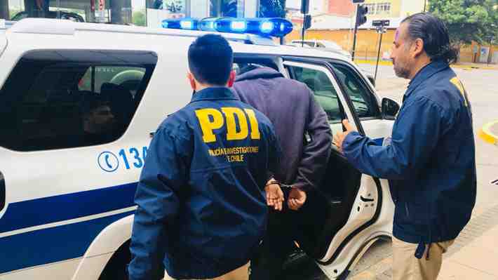 Violaba a clientas en calabozo y abusaba de su hija de 10 años: Detienen a guardia de supermercado en Villa Alemana