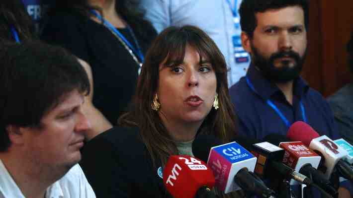 "Autonomía del TC" y responsabilidad asumida: El despliegue del FA para enfrentar la arremetida del PS tras destitución de Allende