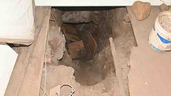 A un metro de la bóveda: Frustran intento de robo a caja de compensación con túnel cavado desde inmueble colindante