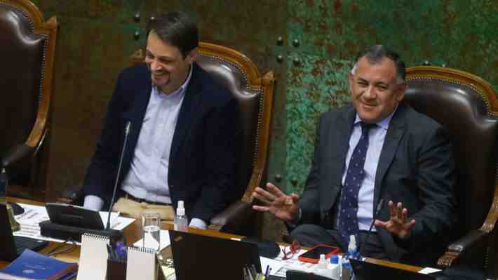 Rivas y Aedo "reflexionan" sobre su renuncia a la vicepresidencia de la Cámara: "El escenario político se modifica"