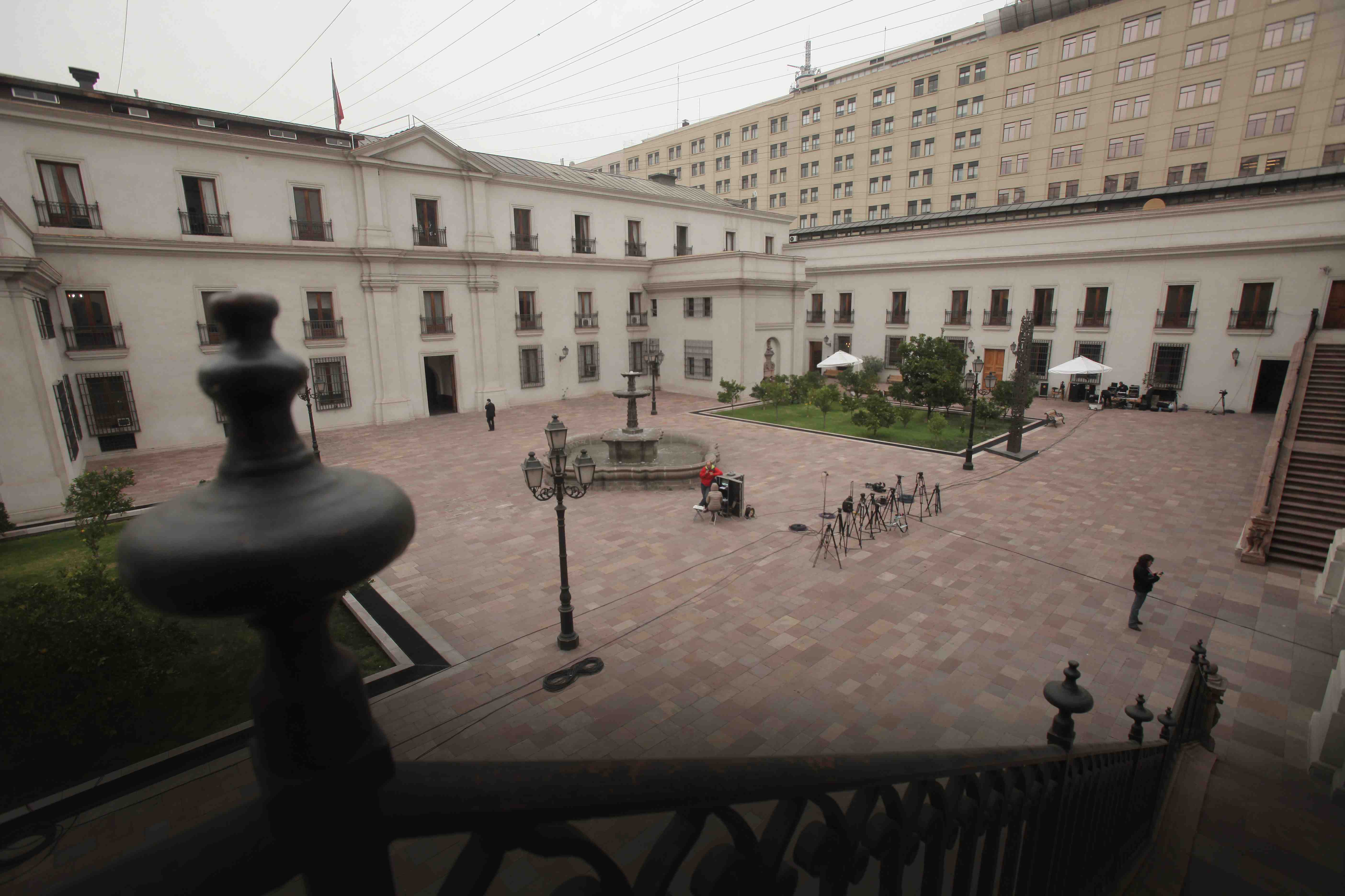 Continúan las bajas por casa de Allende: Renuncia abogada de Presidencia que habría sabido de inhabilidad