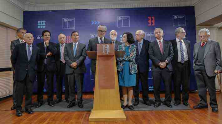 Tras inédita reunión: Marcel anuncia grupo transversal de asesores económicos en guerra comercial