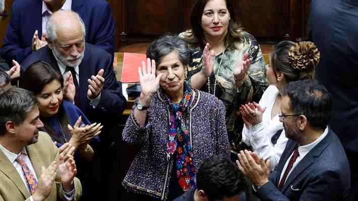 Es oficial: TC da a conocer fallo que destituye a Allende y subraya "incumplimiento de una inhabilidad"