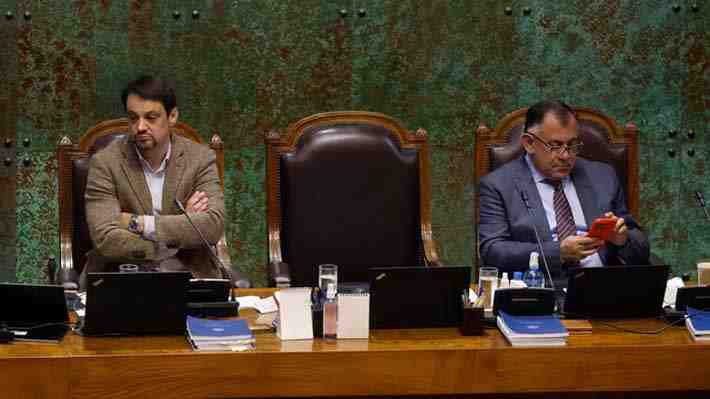Rivas y Aedo no renuncian a vicepresidencias de la Cámara: Solo una censura podría removerlos