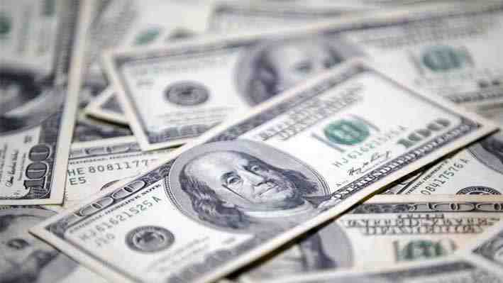 Dólar inicia semana a la baja ante tensión en EE.UU. por amenazas de Trump al presidente de la Fed