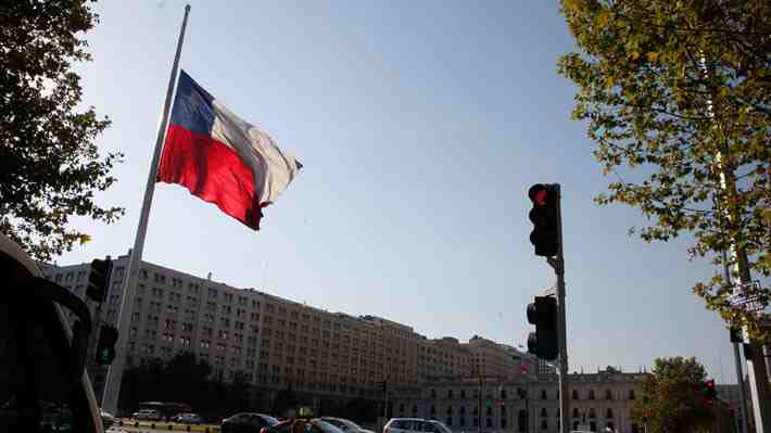 Boric declara tres días de duelo nacional por muerte de papa: Chile enviará delegación al Vaticano