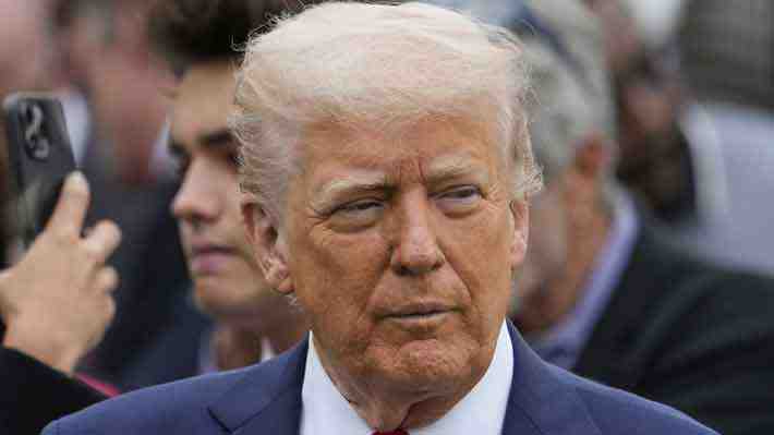 Trump intensifica ataques contra la Fed: Exige a Powell bajar las tasas y lo califica como "un gran perdedor"