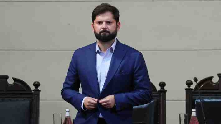 Bancada UDI envía cuestionario a Presidente Boric por fallida compraventa de casa de Allende