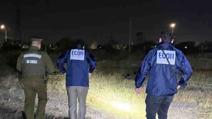 Encuentran cuerpo calcinado en medio de extinción de incendio de pastizales en Maipú