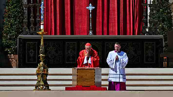 El recuerdo de Francisco en la homilía del funeral: "Fue un papa entre el pueblo, con un corazón abierto a todos"