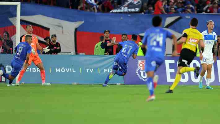 Mira el agónico gol con que la U le ganó a la Católica en el clásico