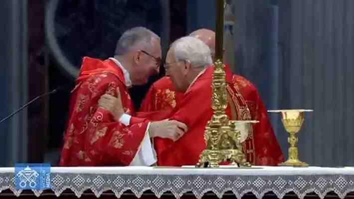 Video | Micrófono queda abierto en misa previa al cónclave: Deseo de "suerte" al cardenal Parolin desata curiosidad
