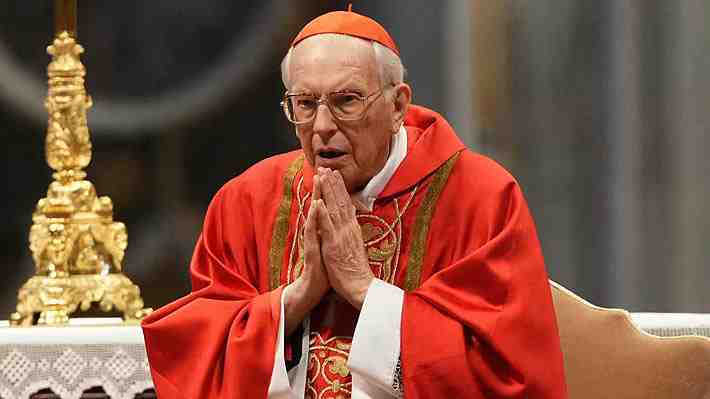 Tras dos fumatas negras: Cardenal decano espera que el nuevo papa sea elegido este jueves