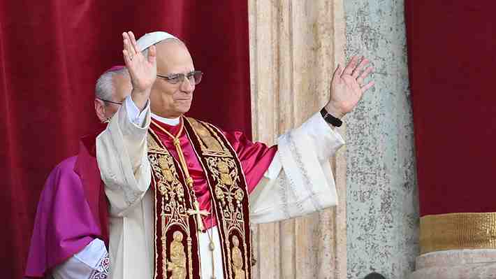 Video: El aplauso de los cardenales a León XIV y sus primeras imágenes en el Vaticano como papa electo