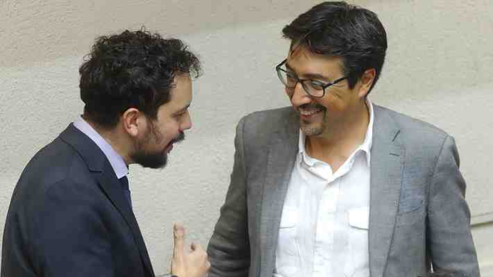 Frente Amplio busca prohibir el voto de extranjeros frenando avance de proyecto que define multa por no sufragar