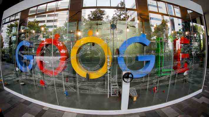 FNE arremete contra Google: Lo acusa de abuso de posición dominante y pide multa de US$89 millones