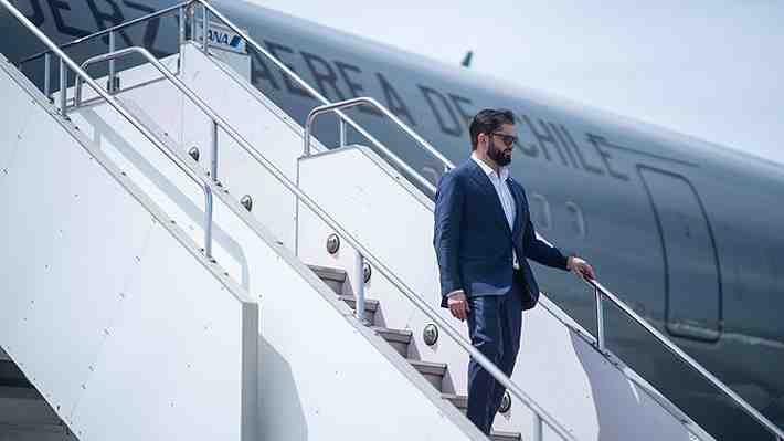 Boric llega en silencio a Tokio para iniciar gira en medio de críticas por nuevos antecedentes de ProCultura