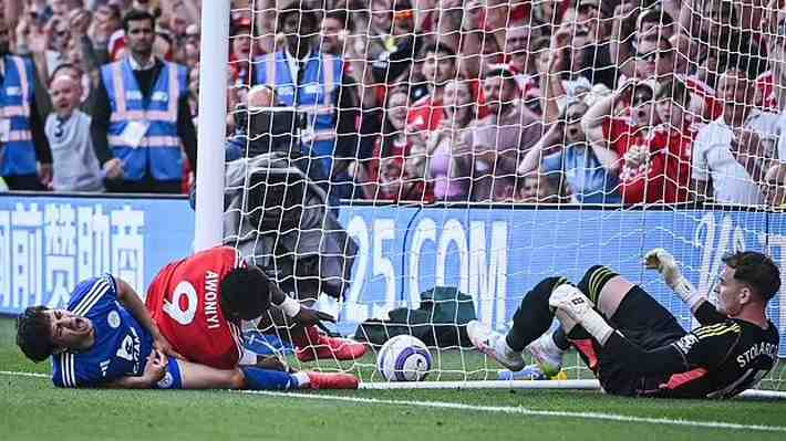 "El mundo reza": Figura del Nottingham Forest de la Premier está en coma inducido tras ser operado de urgencia por grave lesión... Mira las imágenes