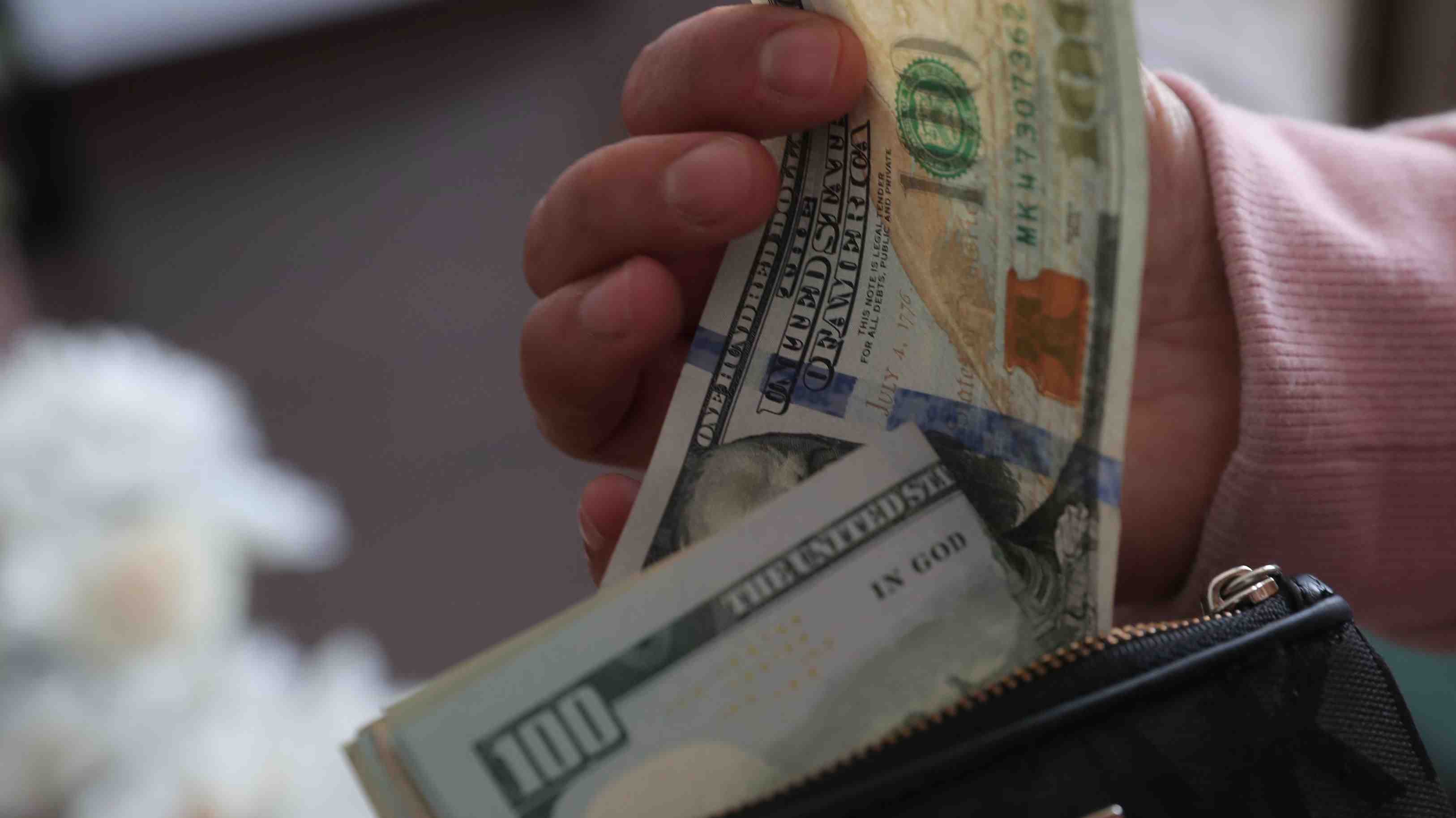 "Bienvenido a Chile, dólar a $640": Alertan por cobros abusivos de casa de cambio en el aeropuerto