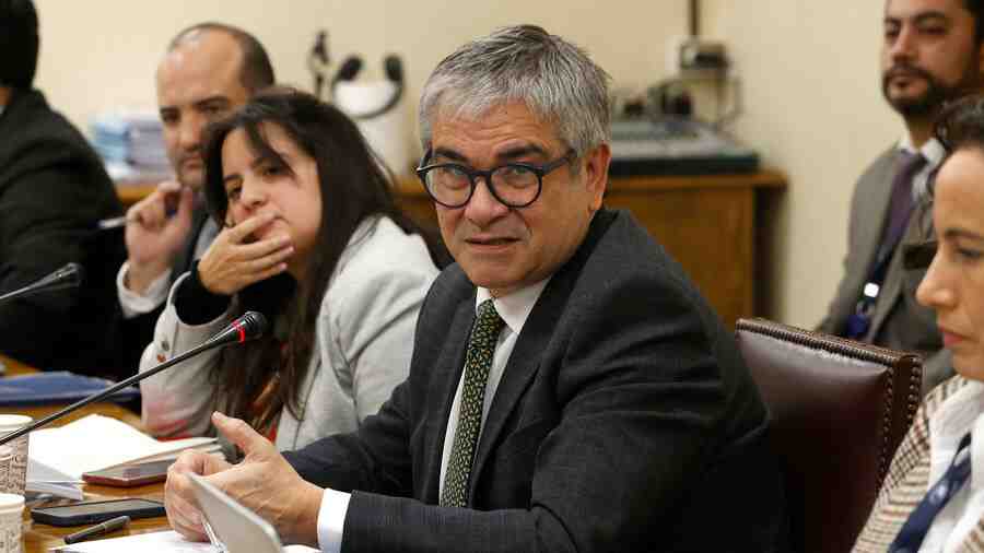 "Punto de inflexión": Economistas emplazan a Hacienda tras duro informe del CFA por  "estresadas" finanzas