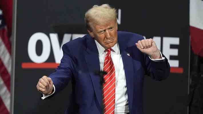 Trump carga contra la Corte Suprema por bloquear expulsión de migrantes: Los acusa de impedir que cumpla con sus promesas